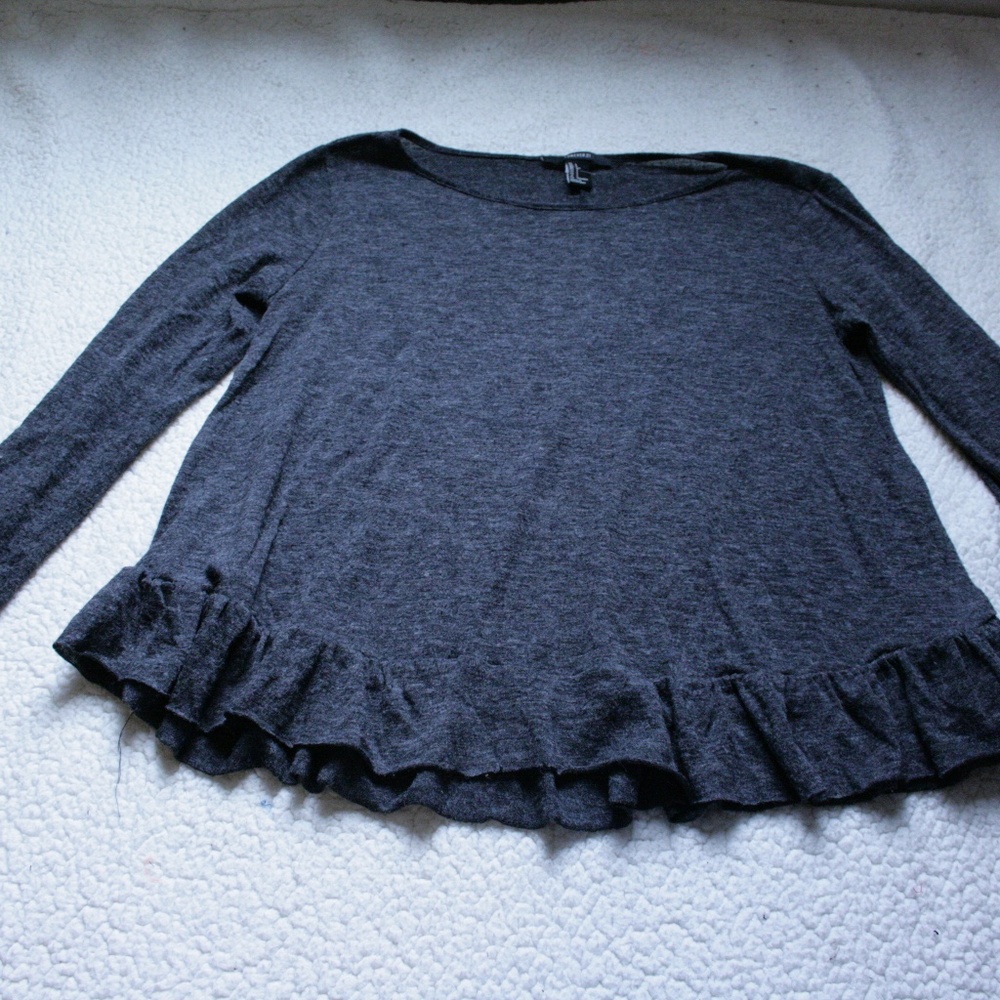 Forever 21 Ruffle Flowy Top Size Large
